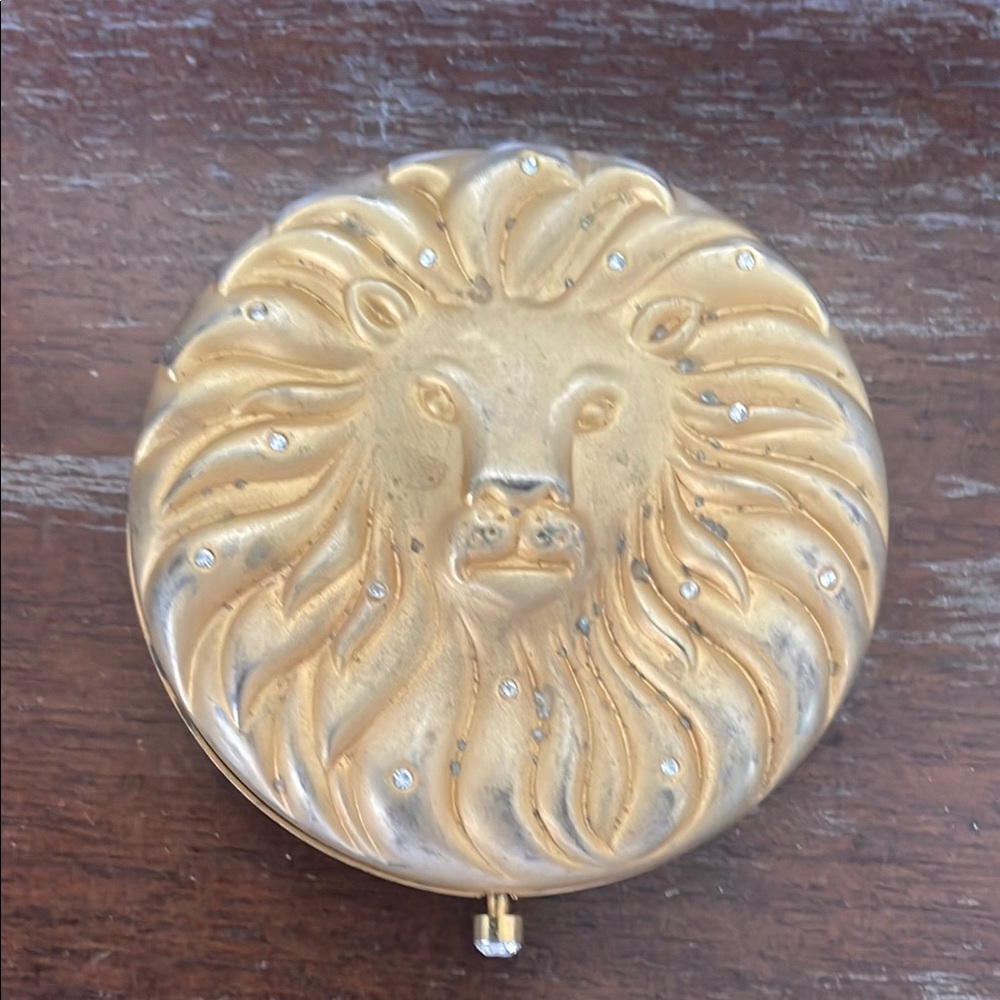 Estée Lauder golden Leo compact lucidity translucent pressed powder transparent